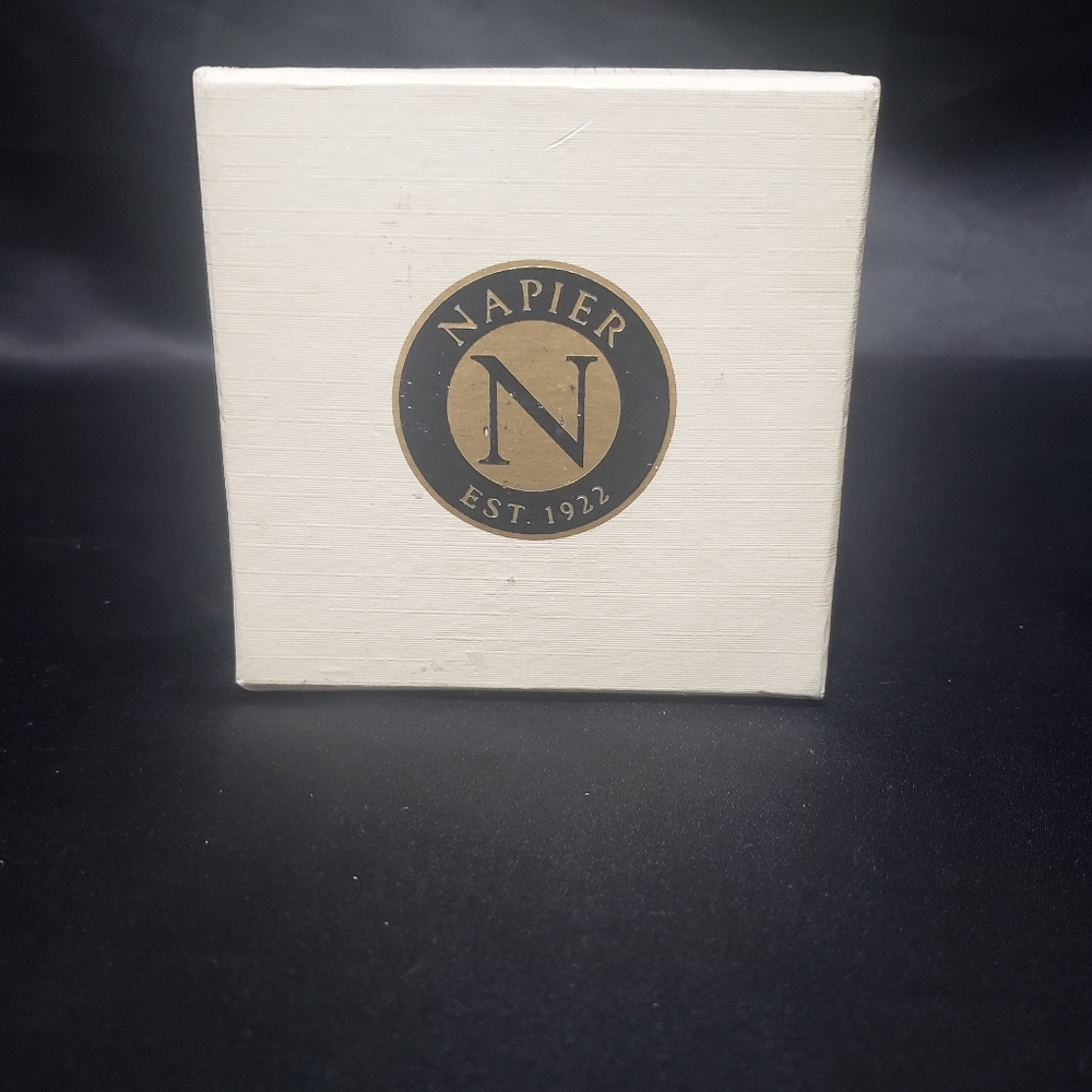 Napier NIB Red Enameled Apple Brooch - Picture 3 of 10